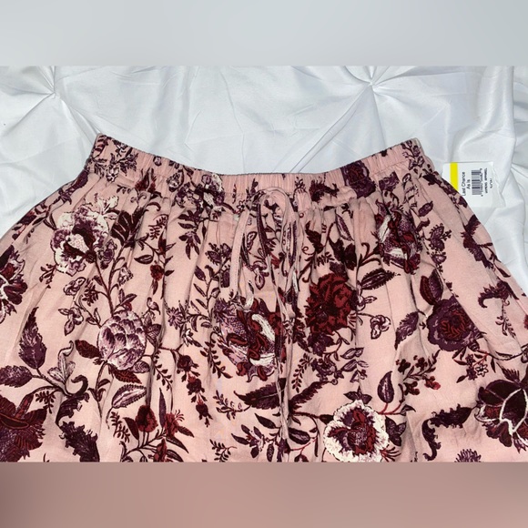 Nwt Ever After Mauve Floral Skirt Size M - Picture 2 of 6
